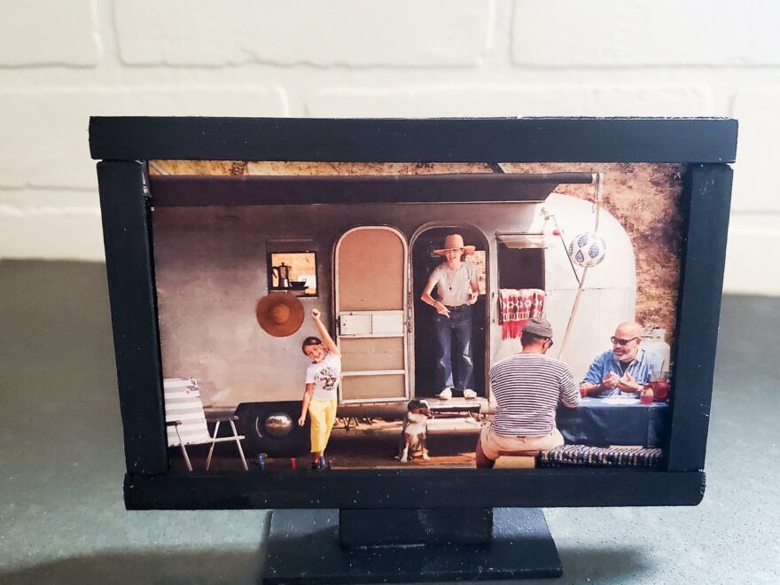 How To Make A Dollhouse TV that Changes Channels Craftivity Designs